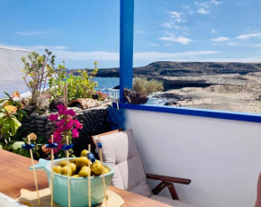 Casa Dora: Tradicional y al borde del mar.